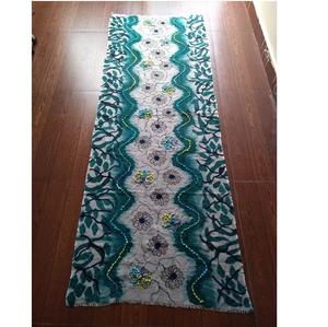 Bufanda de Lana Merino 100% con Bordado Elegante Hecho a Mano, Suave, Cálida, Transpirable, Elástica en Cuatro Direcciones, Ligera, Resistente al Viento, para Invierno - Product Image 6