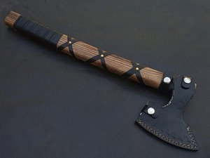 Hacha Vikinga Grabada |   Cuchilla de acero al carbono forjada a mano, mango de palisandro de 16 pulgadas y funda de cuero |   Camping, Aire Libre y Regalos - Product Image 6