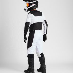 Combinaisons de motocross avec logos personnalisés Tissu extensible et léger conçu pour les cyclistes et les défis tout-terrain - Product Image 4