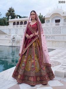 Lujoso lehenga nupcial multicolor con trabajo Dori y doble dupatta. - Product Image 5