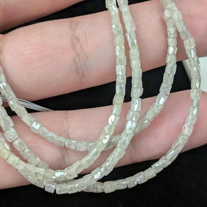 Cuentas Redondas Facetadas de Diamante Blanco Nieve Natural de 2.5 mm, Hilo de 15 Pulgadas, Cuentas de Diamante AAA para la Fabricación de Joyas - Product Image 1