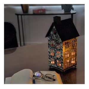 Portavelas de metal estilo casa de pueblo, superventas, con ventanas detalladas, soporte rústico para velas votivas de granja - Product Image 6
