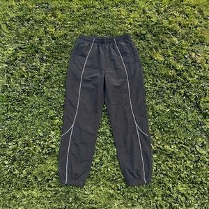 Custom Unisex Nylon Windbreaker Tracksuit Manufacture Waterproof Jacket Rain Pants Set Men Hiking Camping <b>Wind</b> <b>Breaker</b> Suit - Product Image 3