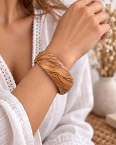 MN Exports - Brazalete de Madera Hecho a Mano de Primera Calidad, Brazalete con Vetas Naturales, Joyería Étnica Cristiana, Estilo Rústico Bohemio, Clásico para Mujer - Product Image 4