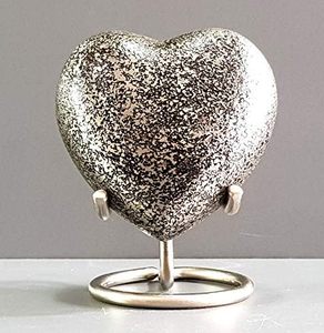 Urne funéraire contemporaine en aluminium en forme de cœur pour cendres, avec couvercle artistique sécurisé et finition raffinée - Product Image 1