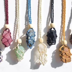 Collier Statement en Macramé Papillon en Cuivre Naturel Brut avec Pendentif Pointe de Pierre de Guérison Améthyste, Quartz Rose, Citrine Spirituel - Product Image 1