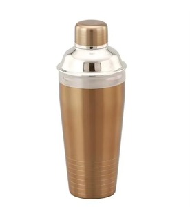 Shaker en acier inoxydable au design moderne et d'excellente fabrication ajoute de l'élégance à n'importe quelle configuration de bar, restaurant ou espace de cuisine. - Product Image 6