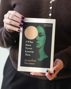 Yo Nunca Conocí a los Hombres de Jacqueline Harpman, Libro de Bolsillo para Adultos, 208 Páginas, Novela de Ficción - Product Image 3