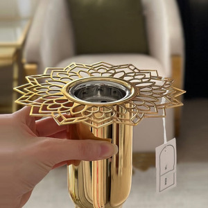Quemador de Incienso Mandala Dorado de Lujo, Elegante Soporte de Metal para Carbón y Bakhoor con Borde Floral Recortado, Decoración Aromática para el Hogar - Product Image 3