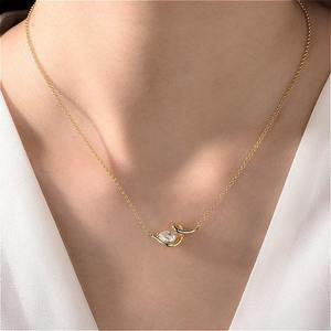 Collier pendentif minimaliste en argent 925 avec diamant taille poire serti griffe, chaîne maille forçat, unisexe, pour usage quotidien - Product Image 3
