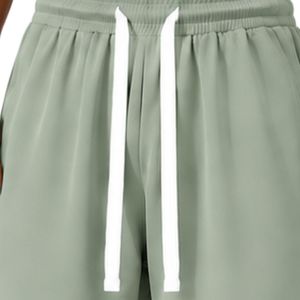 Shorts de basket-ball pour hommes vert sauge et blanc, logo personnalisé, entraînement athlétique, sport, maille respirante, séchage rapide, performance - Product Image 5