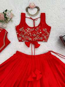 Conjunto de lehenga choli y koti de seda chinnon de diseño, con elegante bordado de hilo y lentejuelas, para uso festivo. - Product Image 5