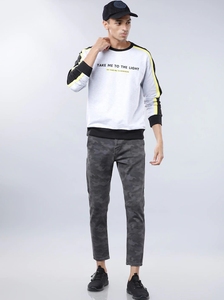 Sudadera Blanca de Cuello Redondo para Hombre, Corte Regular, Diseño con Letras Estampadas, Informal, Tejida, 100% Algodón, para Otoño - Product Image 1