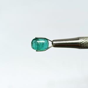 Esmeralda Verde de 2.89 Quilates, Corte Cojín, de Zambia - Product Image 2