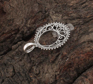 Collier unisexe vintage en argent sterling 925 plaqué platine, bijou artisanal de luxe avec design filigrane et serti clos - Product Image 3