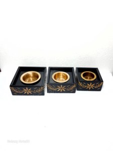 Ensemble brûleur d'encens religieux artisanal en bois de manguier écologique, finition noyer, inserts en laiton, support mural aromatique pour - Product Image 4