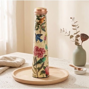 Bouteille d'eau en métal de style oriental Nature Hydration avec motif grue et fleurs de cerisier, portable pour usage extérieur - Product Image 4