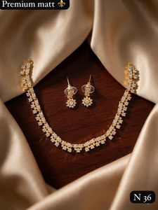 Colección Elegante de Alta Calidad, Juego de Collar y Aretes de Perlas Kundan Chapados en Oro, Joyería de Boda para Mujer, Diseño Clásico de Última Moda - Product Image 2