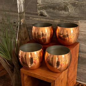 Verre à eau en cuivre au design tendance et élégant, finition lisse, article en gros - Product Image 1