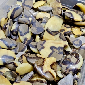 Lote de cabujones de septariana amarilla natural, lote de piedras preciosas de septariana para hacer joyas, tamaño libre, venta al por mayor de piedras preciosas - Product Image 2