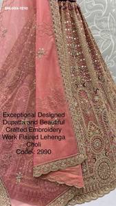 Collection élégante et tendance : Lehenga-Choli et Dupatta de mariage en tulle brodé de Zari et orné de diamants en zircon – Fournisseur indien - Product Image 3