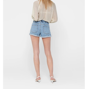 Shorts en jean bleu taille haute coupe droite pour femme – Décontracté et ample pour l'été – Style streetwear tendance - Product Image 3