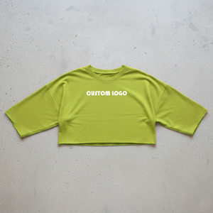 T-shirt court personnalisé pour femme, col rond, manches courtes, coupe oversize, en coton de haute qualité, style boxy - Product Image 5