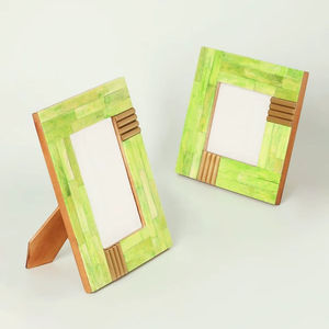 Cadre photo carré en bois artisanal de luxe, écologique, avec incrustation d'os animalier, taille personnalisée, rustique et décoratif en résine - Product Image 1