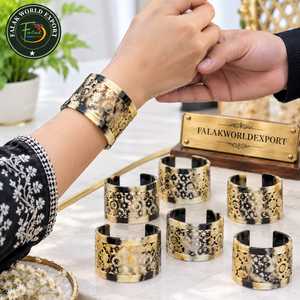 Bracelet empilable en corne naturelle ronde avec logo gravé, bijou de main tendance, bijoux en corne véritable de haute qualité - Empilez-les avec style - Product Image 2