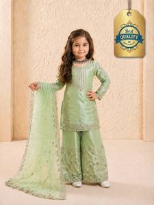 ชุดสาหรี่กะมีซปักลายสีเขียวสำหรับเด็กผู้หญิงจาก NiMa Creations ทรงปกติ ความยาวระดับเข่า เหมาะสำหรับงานแต่งงาน สไตล์อินเดีย-ปากีสถาน ผ้าไหม แห้งเร็ว - Product Image 1