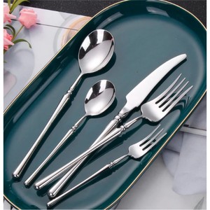 ชุดช้อนส้อมสแตนเลสชุบทอง 24 ชิ้น หรูหรา ขัดเงาอย่างดี ชุดเครื่องเงินสำหรับงานแต่งงาน ของขวัญ ชุดช้อนส้อม - Product Image 6