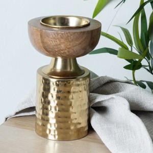 Ensemble luxueux de trois brûleurs d'encens dorés martelés à hauteur graduée, avec des dessus élégants à bordure en bois, pour les arômes d'intérieur - Product Image 3