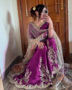 Traje de Salwar Kameez Moderno de Diseño Exclusivo en Chinon Pesado con Bordado de Lentejuelas, Secado Rápido, para Todas las Estaciones, Gharara para Mujer, Corte Regular - Product Image 2