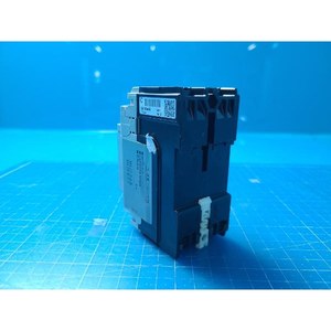 Disjoncteur à boîtier moulé Fuji EW50AAG 40A, d'occasion, comme il est, pièces d'équipement semi-conducteur d'époque - Product Image 1