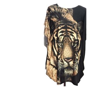 Camiseta informal holgada para mujer de la mejor calidad 2023, blusa ODM con botones, patrón a cuadros de alta calidad para el verano - Product Image 1