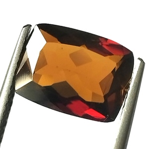 Saphirs naturels facettés en forme de coussin, taille brillant, couleur miel, de Sapphire Gems International |   Tourmaline rouge de Zambie, pierre précieuse de 2,75 carats - Product Image 1