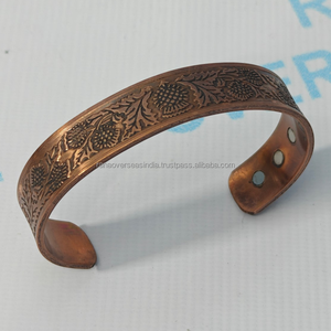 Brazalete de Cobre Antiguo Forjado a Mano con Triple Imán, Joyería Terapéutica Grabada para Vitalidad, Enfoque Mental y Sanación Holística - Product Image 5