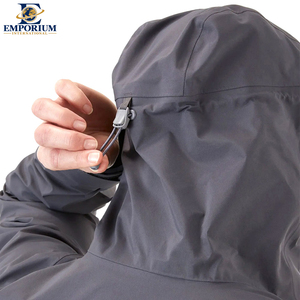 Veste imperméable légère avec capuche, design tendance, facile à porter, idéale pour la randonnée, la course à pied et les voyages. - Product Image 6