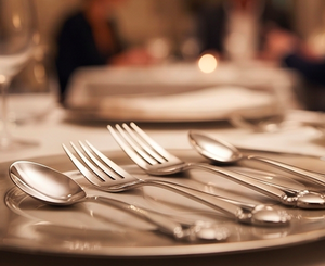 Classic Silver Plated Cutlery <b>Set</b> With Grape Motif Handles Mirror Finish Dinnerware For Wedding Occasions And Restaurant - Product Image 3