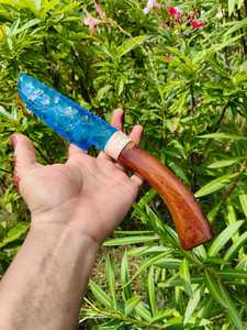 Cuchillo de Obsidiana con Punta de Flecha de Cristal Azul Agua, Mango de Madera Tallado, Personalizado, Hecho a Mano, Arte Coleccionable, Decoración de Cristal - Product Image 3