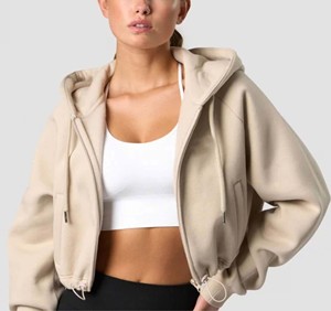 Nouveau design tendance : Sweat à capuche court personnalisé pour femme, épaules tombantes, manches longues et poches – Vente en gros de sweats à capuche zippés pour femme à prix réduit - Product Image 1