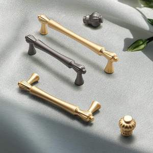 Poignées de meubles dorées de forme spéciale, boutons de meubles pour salon - Product Image 4