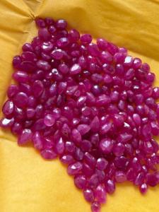Pierres précieuses rouges naturelles Johnson Ruby Mix Cut, non montées, pour la création de bijoux - Product Image 6