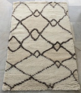Tapis marocain noué à la main en inde fabriqué en 100% laine de couleur naturelle non teinte pour les intérieurs et les maisons modernes - Product Image 3