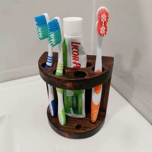 Porte-brosse à dents en bois naturel pour la salle de bain familiale, avec une construction en bois massif durable - Product Image 1