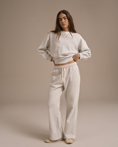 Conjunto Deportivo Casual de Sudadera con Cuello Redondo y Pantalones Anchos para Mujer, Personalizado OEM, Ropa Deportiva de Primera Calidad - Product Image 1