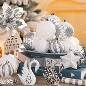 Set di 128 Palline di Natale Infrangibili in Plastica con Fiori e Nastro, Decorazioni per Albero di Natale - Product Image 1