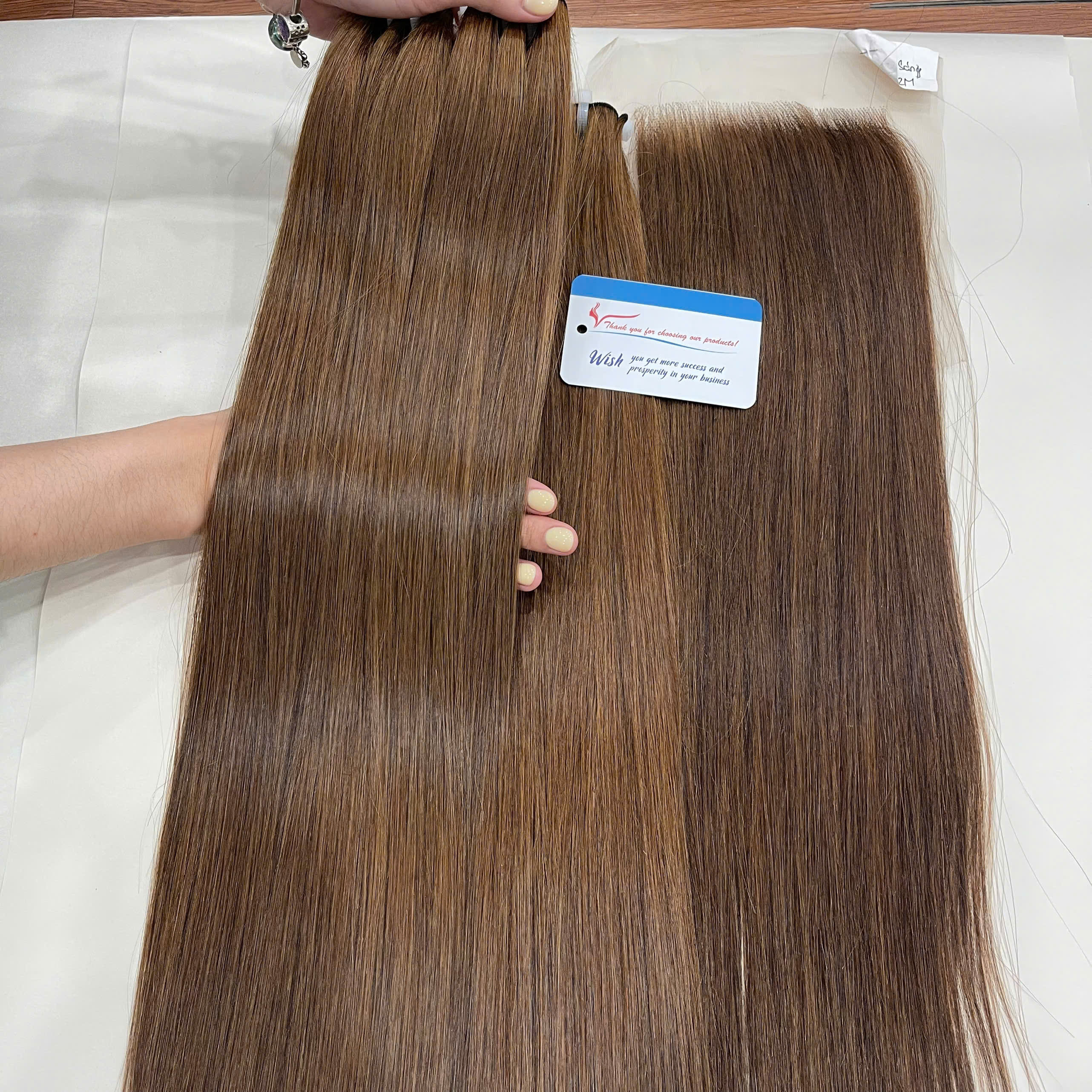 สีน้ำตาล