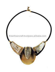 Collar de cuerno de búfalo hecho a mano de diseño unisex para hombres y mujeres, joyería de cuerno de búfalo Natural, collar con colgante de cuerno de búfalo - Product Image 2