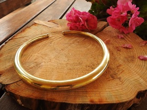 Collar de Gargantilla de Latón Chapado en Oro para Mujer, Diseño Geométrico Minimalista y Liso - Product Image 2